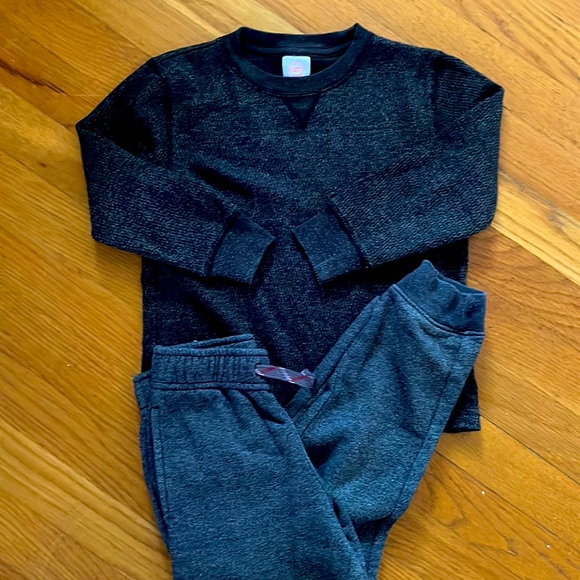 Boys XS Grey Joggers and Shirt - Picture 1 of 6